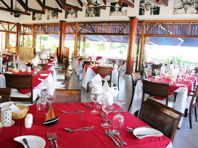 Pirogue Lodge Praslin Exterior photo