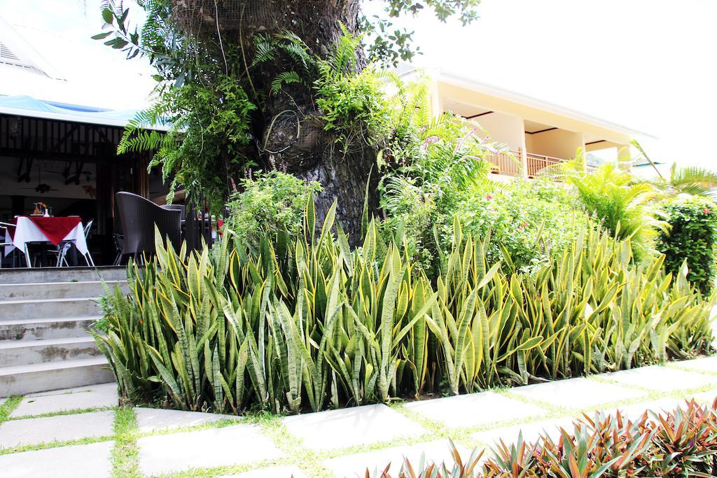 Pirogue Lodge Praslin Exterior photo
