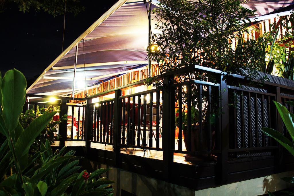 Pirogue Lodge Praslin Exterior photo